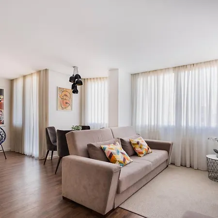 Ceuta Flat, Charming Balcony Over Rooftops * פורטו