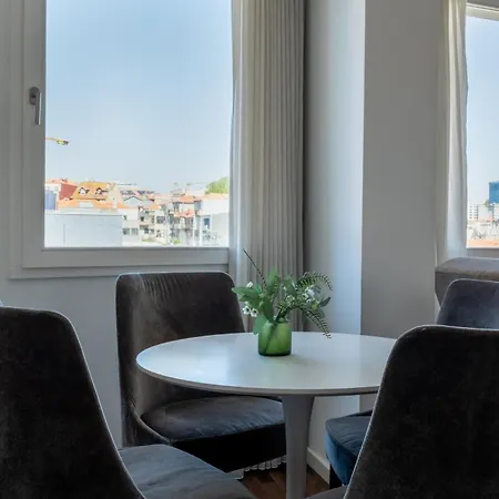 Ceuta Flat, Charming Balcony Over Rooftops * פורטו