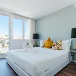 Ceuta Flat, Charming Balcony Over Rooftops Porto
