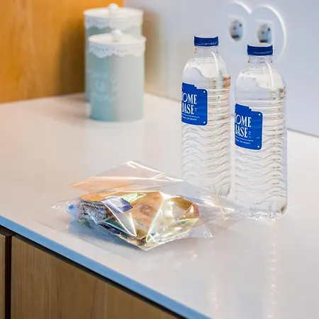 Ceuta Flat, Charming Balcony Over Rooftops 波尔图