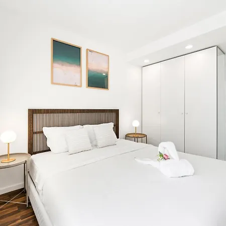 Ceuta Flat, Charming Balcony Over Rooftops Porto