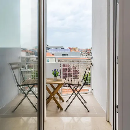 Ceuta Flat, Charming Balcony Over Rooftops Daire Porto