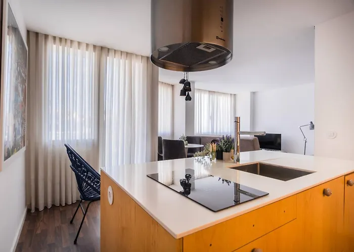 Ceuta Flat, Charming Balcony Over Rooftops * Porto