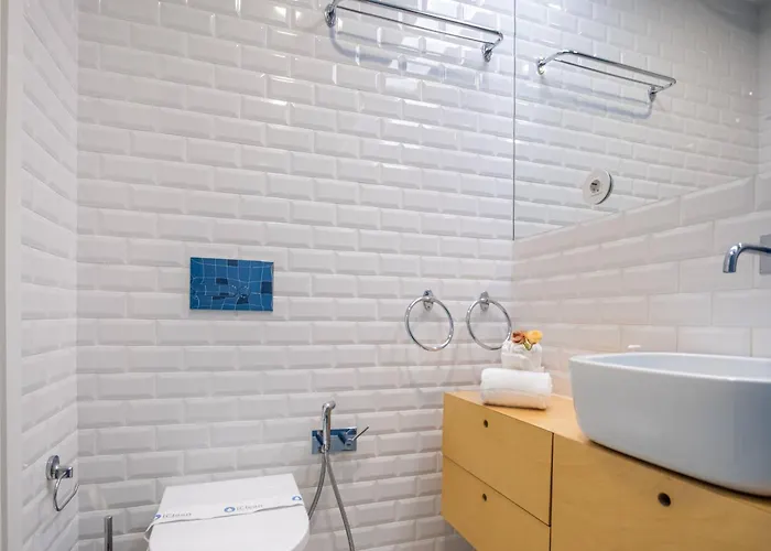 Ceuta Flat, Charming Balcony Over Rooftops