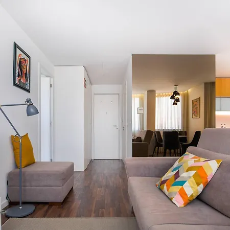 Ceuta Flat, Charming Balcony Over Rooftops Apartment Porto